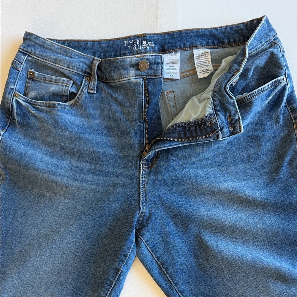 Time and Tru Curvy High Rise Skinny Jeans Dark Wash Stretch Size 16P - Picture 10 of 10
